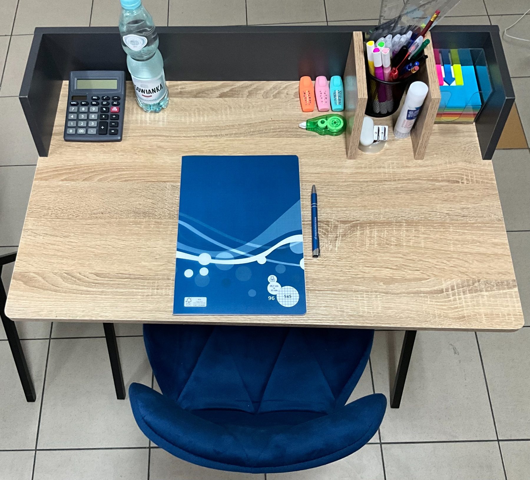 Biurko przygotowane do indywidualnych zajęć matematycznych